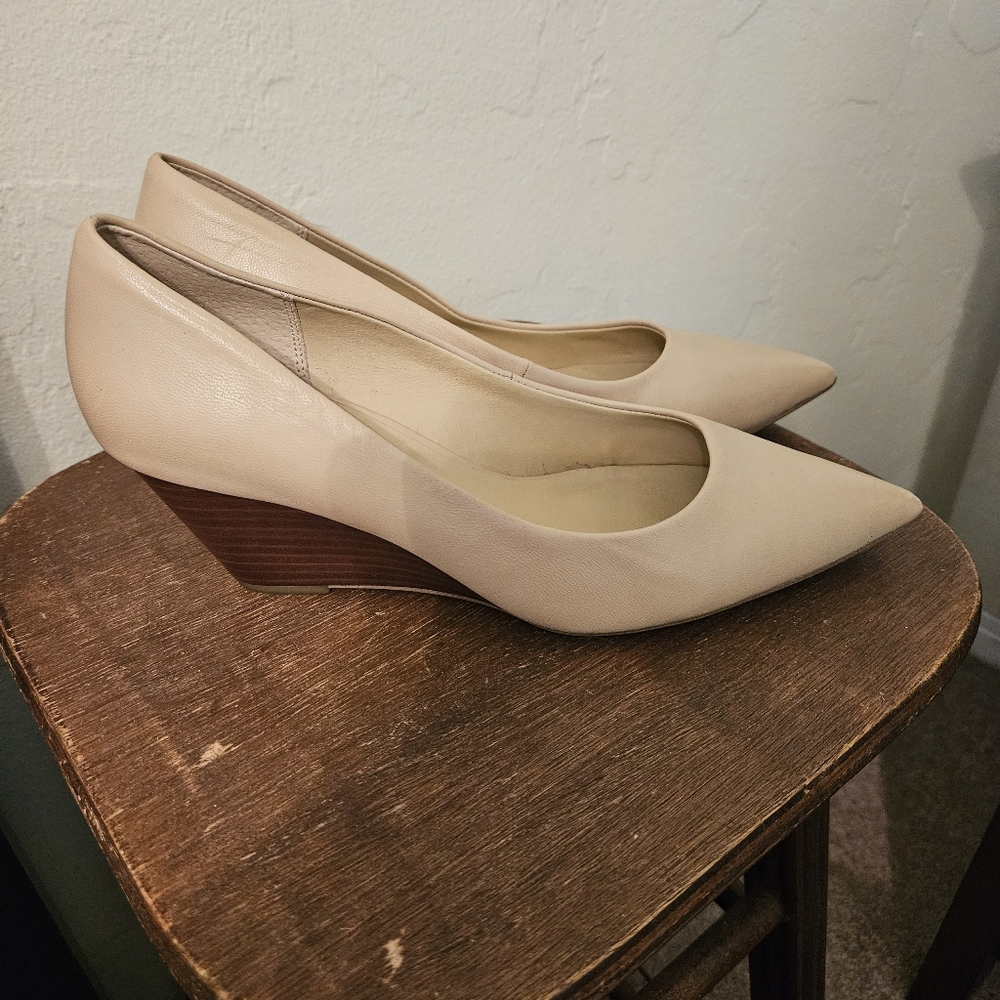 Neutral Wedge Pumps - Picture 5 of 7